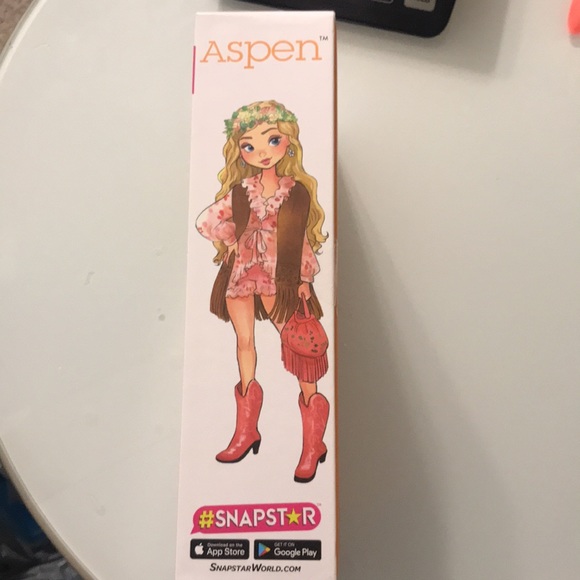 YULU Snapstar ASPEN DOLL w/ACCESSORIES 10" Age 5+ ~ New in Box - Picture 2 of 3